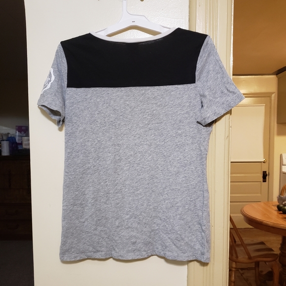 Victoria's Secret PINK graphic applique tee size medium in great condition - Picture 3 of 3